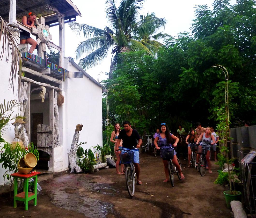 Auberge de jeunesse Gipsy Backpackers à Gili Trawangan Extérieur photo