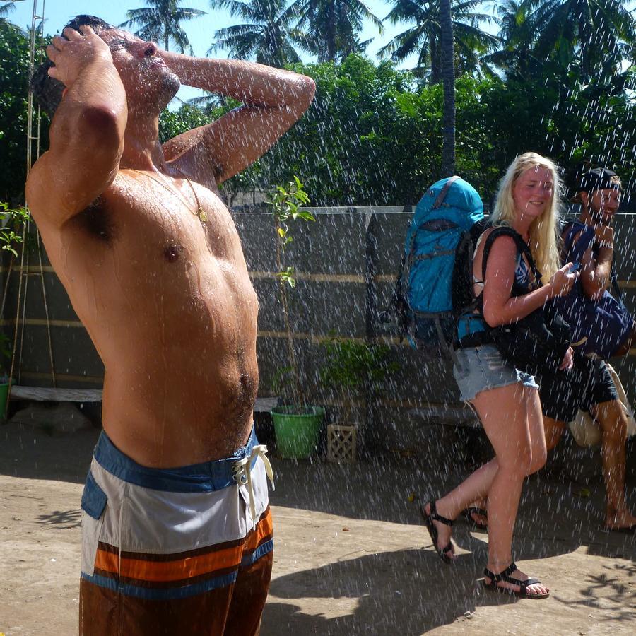 Auberge de jeunesse Gipsy Backpackers à Gili Trawangan Extérieur photo