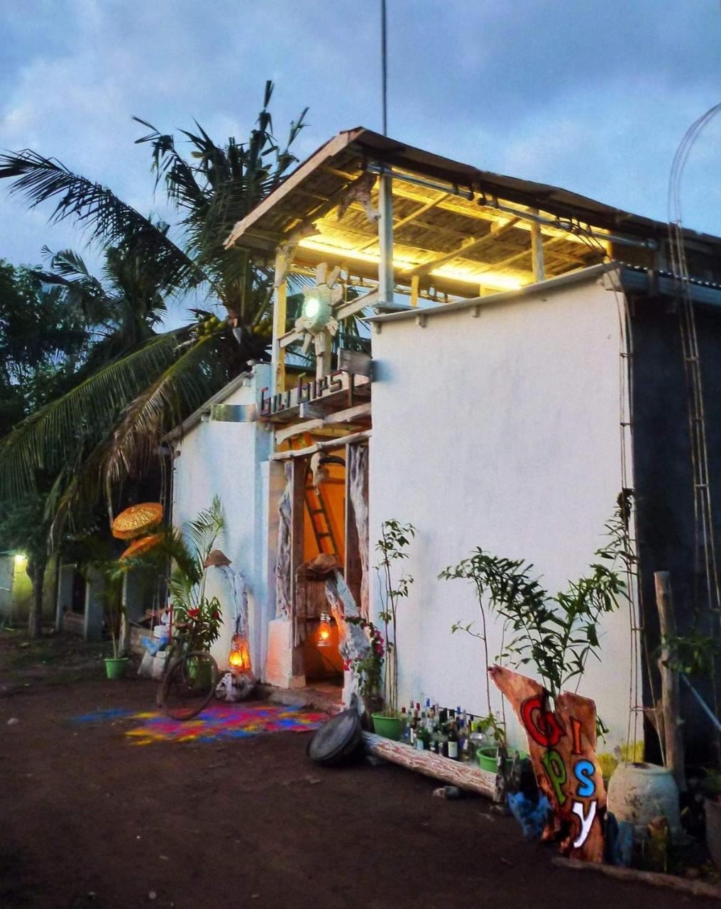 Auberge de jeunesse Gipsy Backpackers à Gili Trawangan Extérieur photo